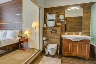 Гостиница Viewpoint Hotel Москва Люкс с видом на реку-3
