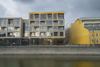 Гостиница Viewpoint Hotel Москва Улучшенный двухместный номер с 1 кроватью или 2 отдельными кроватями с видом на реку-4