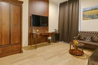 Гостиница Viewpoint Hotel Москва Люкс с видом на сад-4