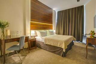 Гостиница Viewpoint Hotel Москва Улучшенный двухместный номер с 1 кроватью или 2 отдельными кроватями с видом на реку-2