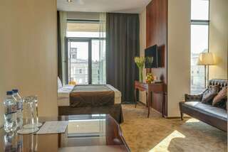 Гостиница Viewpoint Hotel Москва Улучшенный двухместный номер с 1 кроватью или 2 отдельными кроватями с балконом-4